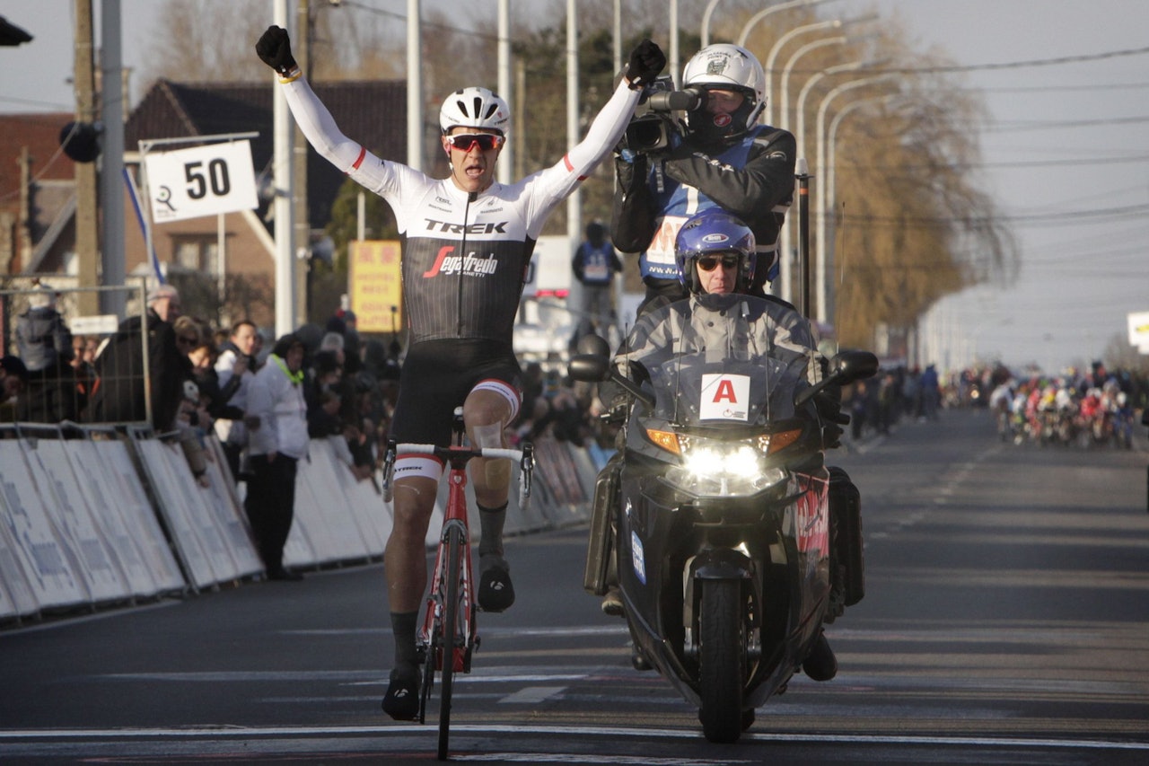 BELGISK BLÅ: Jasper Stuyven var kanonsterk i dagens Kuurne-Brussel-Kuurne. Foto: Cor Vos.  BELGISK BLÅ: Jasper Stuyven var kanonsterk i dagens Kuurne-Brussel-Kuurne. Foto: Cor Vos.