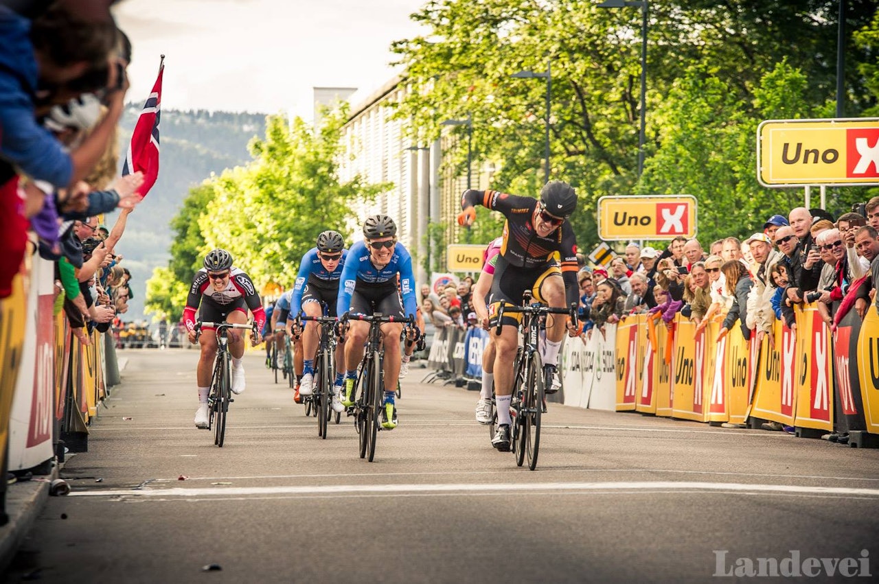 NORGESMESTER: Herman Dahl fra Sparebanken Sør kunne juble for sitt første NM-Gull i kveld. Foto: Henrik Alpers. NORGESMESTER: Herman Dahl fra Sparebanken Sør kunne juble for sitt første NM-Gull i kveld. Foto: Henrik Alpers.