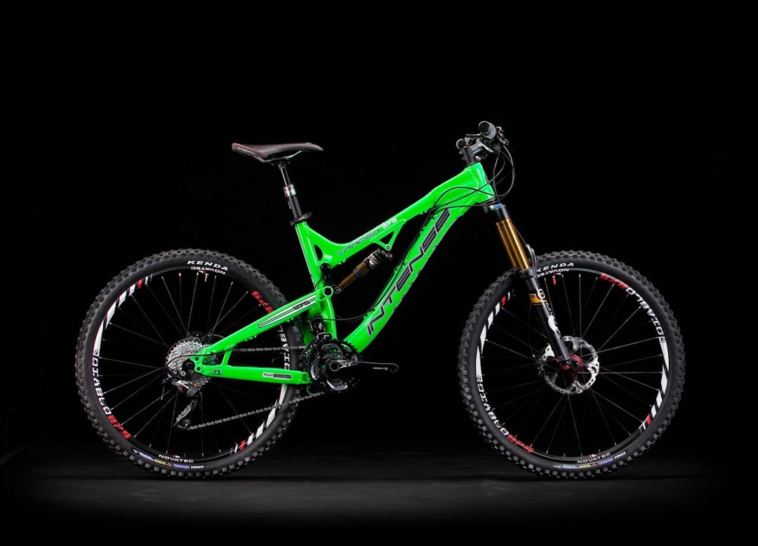 TIDLIGERE GENERASJON: 2013-utgaven av Tracer 275 hadde aluramme og kabelsalat. TIDLIGERE GENERASJON: 2013-utgaven av Tracer 275 hadde aluramme og kabelsalat.