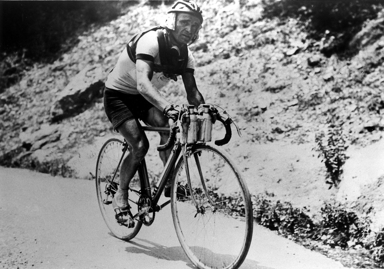 KLATRER: Jean Robic trivdes så fort det gikk oppover. Foto: Cor Vos KLATRER: Jean Robic trivdes så fort det gikk oppover. Foto: Cor Vos