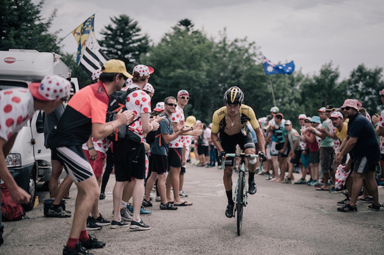 SLOVENSK TRIUMF: Primoz Roglic holdt unna for de jagende sammenlagtfavorittene og vant dagens etappe i Alpene. Foto: Kristof Ramon SLOVENSK TRIUMF: Primoz Roglic holdt unna for de jagende sammenlagtfavorittene og vant dagens etappe i Alpene. Foto: Kristof Ramon