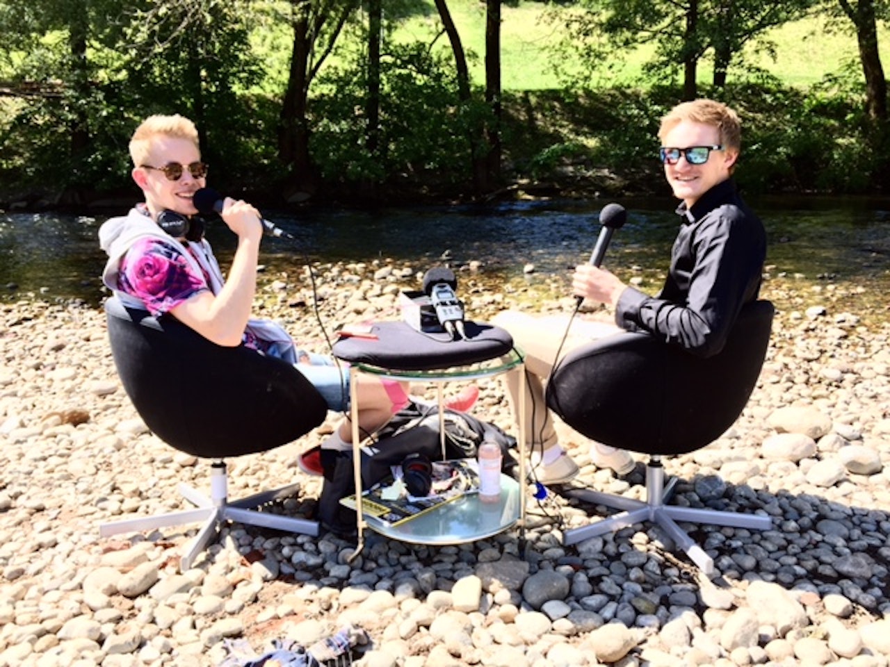 SUMMERVIBES: Sommeren har ankommet Østlandet, og i dag fikk vi besøk av superblogger Dan Erik Hansen i vårt utestudio. Foto: Henrik Alpers  SUMMERVIBES: Sommeren har ankommet Østlandet, og i dag fikk vi besøk av superblogger Dan Erik Hansen i vårt utestudio. Foto: Henrik Alpers