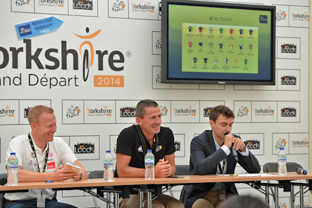 FORVENTNINGSFULLE: Knut-Eirik Dybdal (t.v.), administrerende direktør i ASO Yann Le Moënner og arrangementsansvarlig Claude Rach presenterte i dag lagene til Arctic Race of Norway. Foto: Morten Brooks. FORVENTNINGSFULLE: Knut-Eirik Dybdal (t.v.), administrerende direktør i ASO Yann Le Moënner og arrangementsansvarlig Claude Rach presenterte i dag lagene til Arctic Race of Norway. Foto: Morten Brooks.