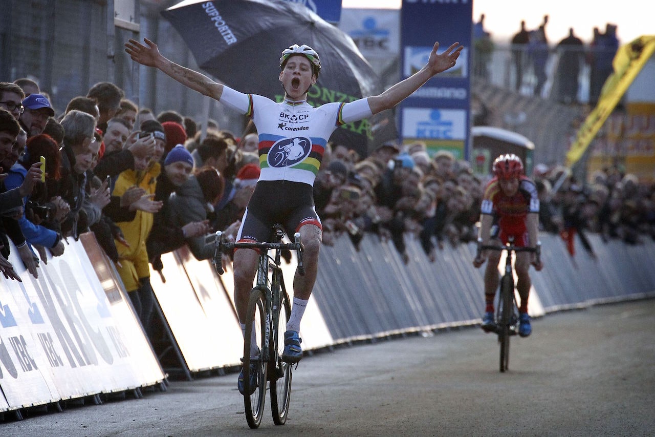 NOK EN GANG: Mathieu van der Poel vant også i Zolder, men ikke uten knallhard jobbing. Foto: Cor Vos. NOK EN GANG: Mathieu van der Poel vant også i Zolder, men ikke uten knallhard jobbing. Foto: Cor Vos.