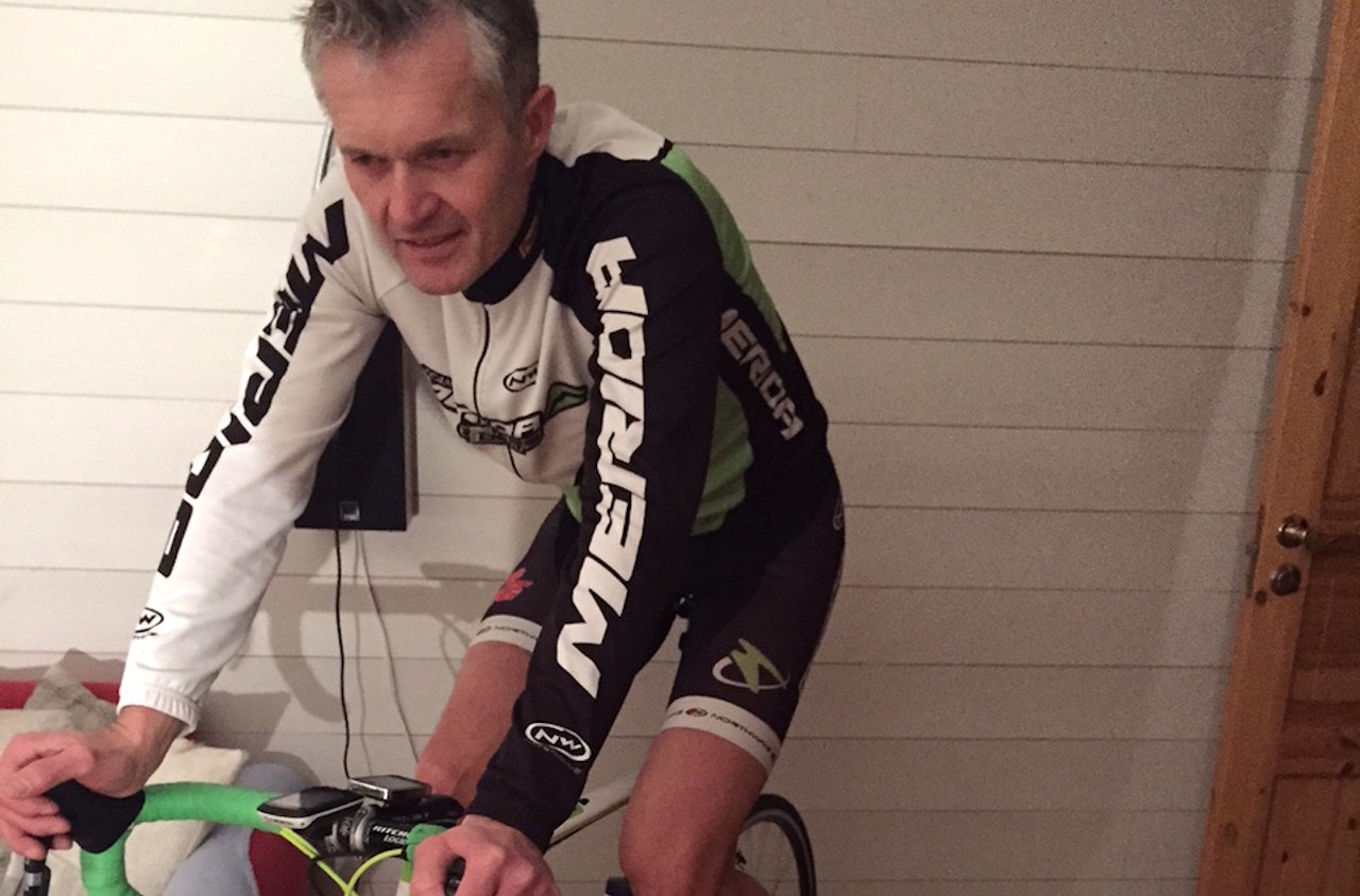 Jan Olav Beitmyren tråkker mot nye prosjekter på landeveien i 2016, og vintertreninga på rulla bremser forfallet av sykkelspesifikk styrke fram til asfalten blir bar. Foto: Privat Jan Olav Beitmyren tråkker mot nye prosjekter på landeveien i 2016, og vintertreninga på rulla bremser forfallet av sykkelspesifikk styrke fram til asfalten blir bar. Foto: Privat