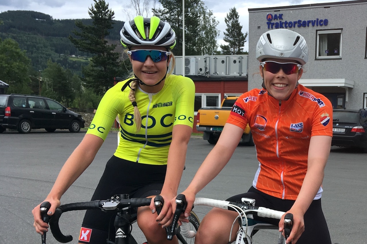 DUELLANTER: Thale Kielland Bjerk (til venstre) jager to sekunder bak Emelie Utvik når en etappe av Tour de Hallingdal gjenstår. Foto: Ingeborg Scheve  DUELLANTER: Thale Kielland Bjerk (til venstre) jager to sekunder bak Emelie Utvik når en etappe av Tour de Hallingdal gjenstår. Foto: Ingeborg Scheve