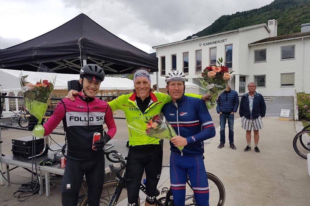 TREVEIS SEIER: Etter 430km var det så likt mellom de topp tre at heder og ære ble delt: Fra venstre seierJohan Noraker Nossen, Jo Nordskar og Atle Thoresen. Foto: Follo SK TREVEIS SEIER: Etter 430km var det så likt mellom de topp tre at heder og ære ble delt: Fra venstre seierJohan Noraker Nossen, Jo Nordskar og Atle Thoresen. Foto: Follo SK