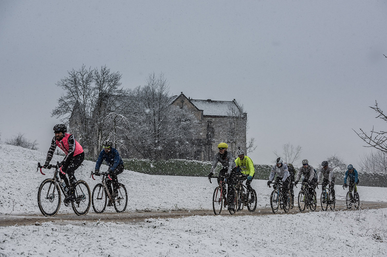 KALDE KAMERATER: Hva med å prøve et etapperitt for sykkelkross, om vinteren? Foto: Alex Buschor.