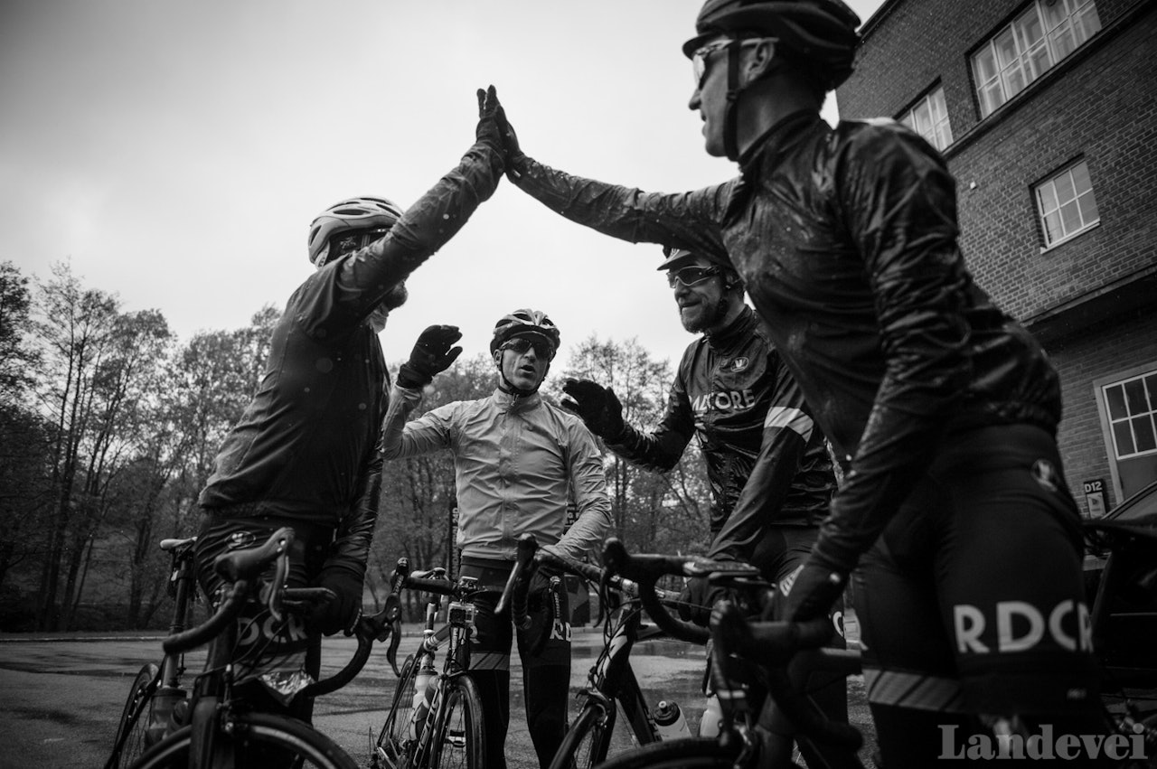 KALD FINISH: Team Radcore fra Østerrike fikk en kald velkomst til Norge. Foto: Henrik Alpers. KALD FINISH: Team Radcore fra Østerrike fikk en kald velkomst til Norge. Foto: Henrik Alpers.