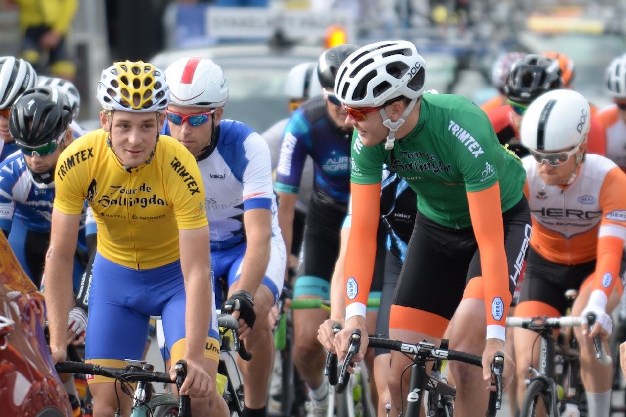 FAVORITT: Audun Fløtten (i gult) er en av årets favoritter, her med Petter Zahl Marken under Tour de Hallingdal 2016. Foto: Kent Murdoch FAVORITT: Audun Fløtten (i gult) er en av årets favoritter, her med Petter Zahl Marken under Tour de Hallingdal 2016. Foto: Kent Murdoch