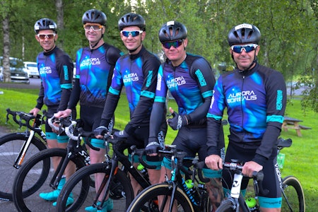 REKORDJEGERE: Aurora Borealis er ute etter å slå den 13 år gamle løyperekorden i Jotunheimen Rundt med følgende tropp: (fra venstre) Rune Morten Johansen, Geir Lien, Martin Støvern, Anders Bernoft og Øystein Askjem. (Bjarte Vethe var ikke tilstede da bildet ble tatt). Foto Eirik Granly REKORDJEGERE: Aurora Borealis er ute etter å slå den 13 år gamle løyperekorden i Jotunheimen Rundt med følgende tropp: (fra venstre) Rune Morten Johansen, Geir Lien, Martin Støvern, Anders Bernoft og Øystein Askjem. (Bjarte Vethe var ikke tilstede da bildet ble tatt). Foto Eirik Granly
