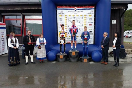 U23-FELLESSTARTEN: Anders Skaarseth vant den 140km lange fellesstarten i NM foran Torstein Træen og Rasmus Tiller. Foto: Pål Westgaard U23-FELLESSTARTEN: Anders Skaarseth vant den 140km lange fellesstarten i NM foran Torstein Træen og Rasmus Tiller. Foto: Pål Westgaard