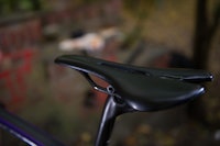 POPULÆRT: Et S-Works Toupé med karbonskinner er et naturlig setevalg til denne sykkelen. 