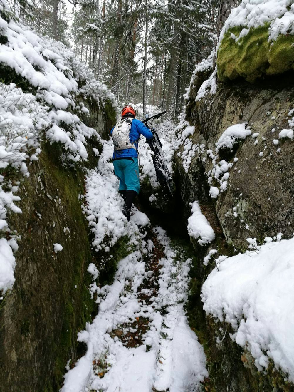 Litt snø fant kompisene også på Nøtterøy. Foto: Lars Seland Rønningen Snow Canyon 1 - Trond Dyrnes - Foto Lars Seland Rønningen
