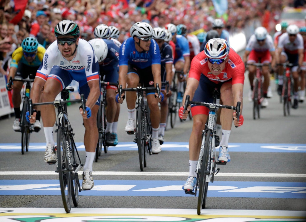 SÅ NÆR: Peter Sagan snøt Alexander Kristoff for gullet på hjemmebane i 2017. Foto: Cor Vos alexander kristoff, vm i flandern