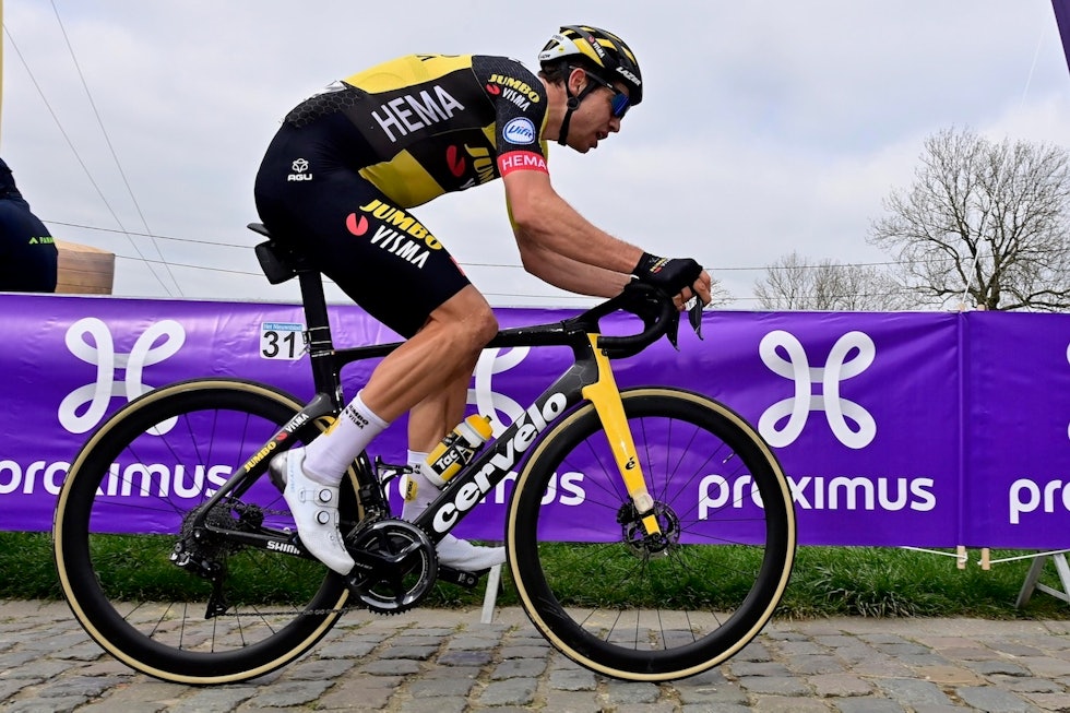 AERO PÅ BROSTEIN: De fleste på Jumbo - Visma valgte aerosykkelen Cervelo S5 også i Flandern rundt. Wout van Aert Cervelo S5
