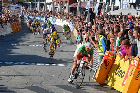RÅSTERK: Alexander Kristoff tok sin tredje etappeseier, og vant rittet sammenlagt: Foto: Einar Oliver Landa. 