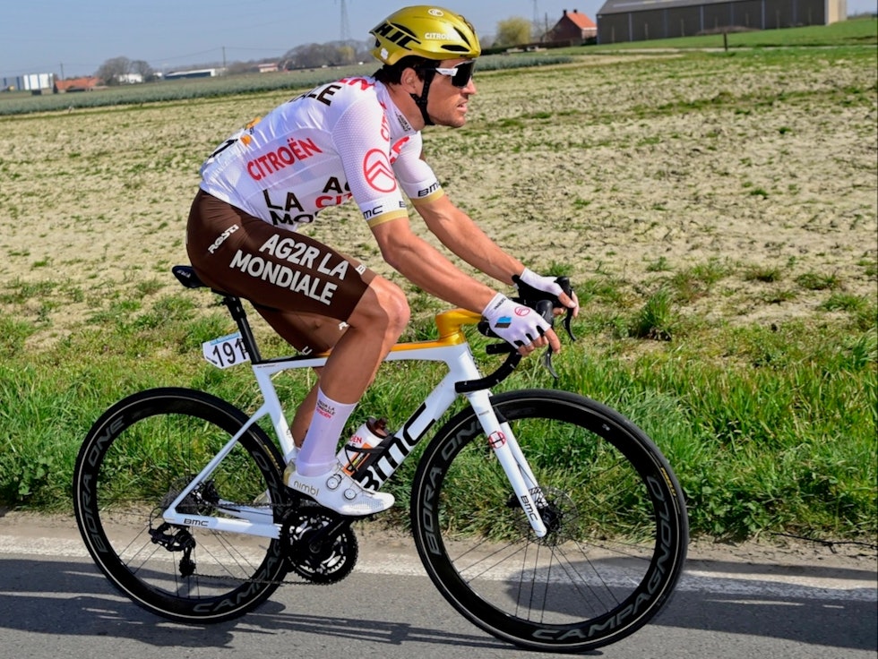 GULLSYKKEL: Greg Van Avermaet er regjerende olympisk mester på femte året. Hans lekre gullsykkel har så langt ikke medført noen seiere. Tredjeplass i Flandern Rundt er årsbeste. Foto: Corvos. Greg Van Avermaet - BMC TEammachine