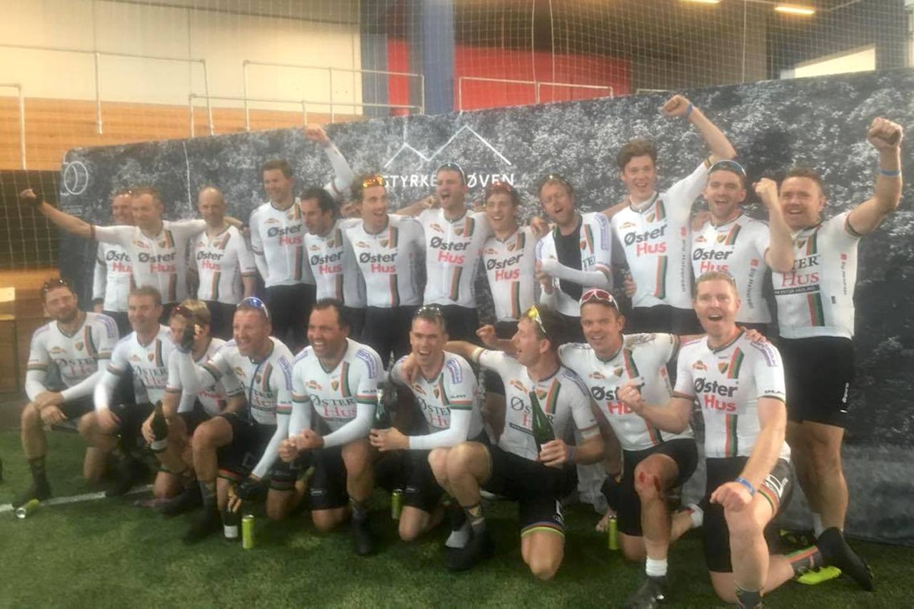 SEIER: Sandnes Expressen kunne la sjampisen flyte i mål på Valhall, 13 sekunder foran Mivai Express Team. Foto: Sandnes SK SEIER: Sandnes Expressen kunne la sjampisen flyte i mål på Valhall, 13 sekunder foran Mivai Express Team. Foto: Sandnes SK