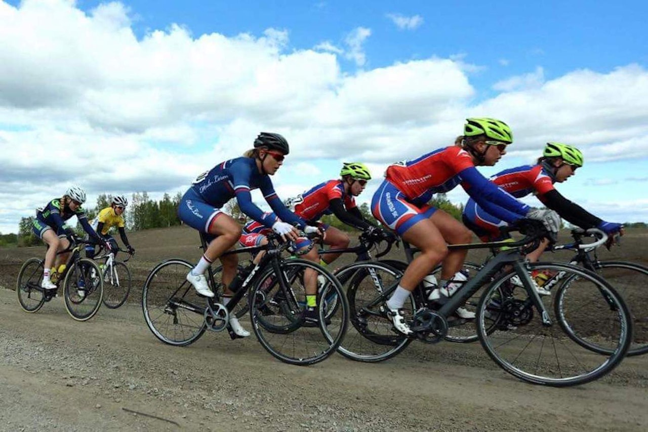 STADIG FRAMOVER: Grimstad SK under Norgescupen Gylne Gutuer i fjor (fra høyre) Julie Meyer Solvang, Ingvild Tangen og Turid H Korshavn. Foto: Ola Morken