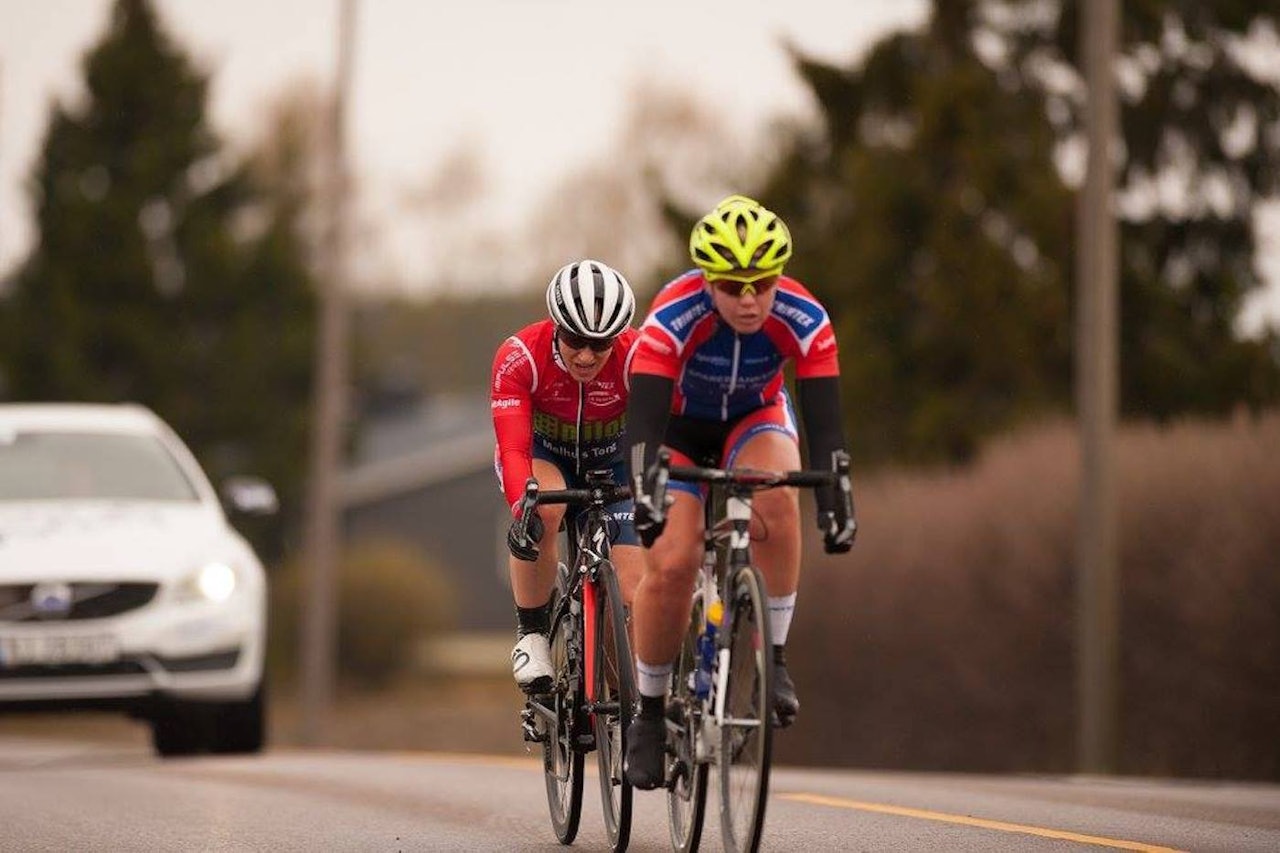 STØRST: CK Victoria Elite er det største jentelaget i Norgescupen, og det utnytter de, blant annet til å sende folk som i brudd: Marie Flataas på hjul med Turid Korshavn. Foto: Helge Langen STØRST: CK Victoria Elite er det største jentelaget i Norgescupen, og det utnytter de, blant annet til å sende folk som i brudd: Marie Flataas på hjul med Turid Korshavn. Foto: Helge Langen
