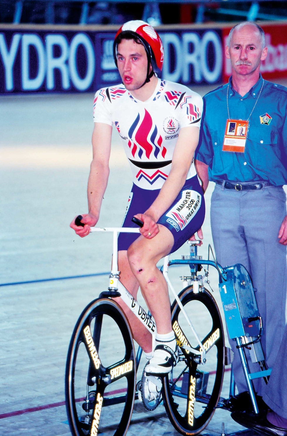 Timesrekord: Graeme Obree satte timesrekord i Vikingskipet, på hjemmelaget sykkel. Stilpolitiet hadde ikke kommisærer på plass i 1993. Foto: Cor Vos.