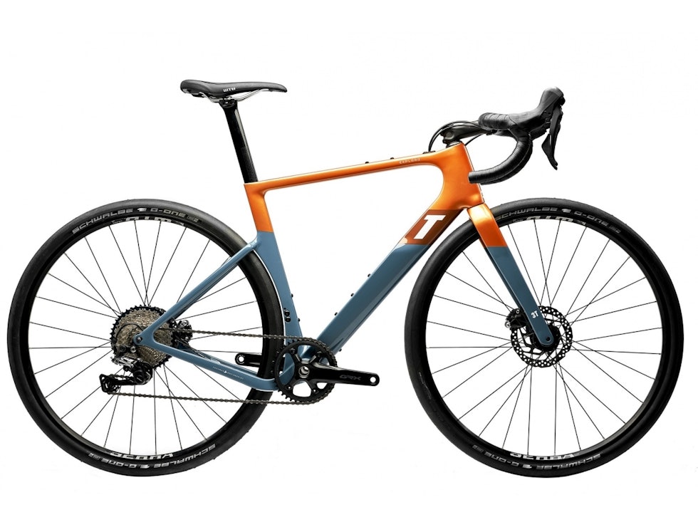 RACE-MODUS: Med glatte dekk i 35 mm bredde er Exploro Race klar for høy fart på veien. 3T Exploro Max Race