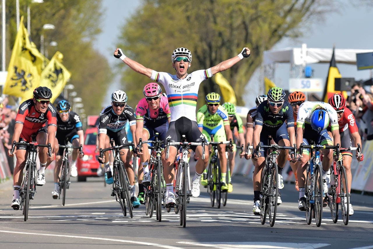Nordhaug måtte se langt etter seieren da Kwiatkowski tok sin første triumf i regnbuetrøyen. Foto: Cor Vos Nordhaug måtte se langt etter seieren da Kwiatkowski tok sin første triumf i regnbuetrøyen. Foto: Cor Vos