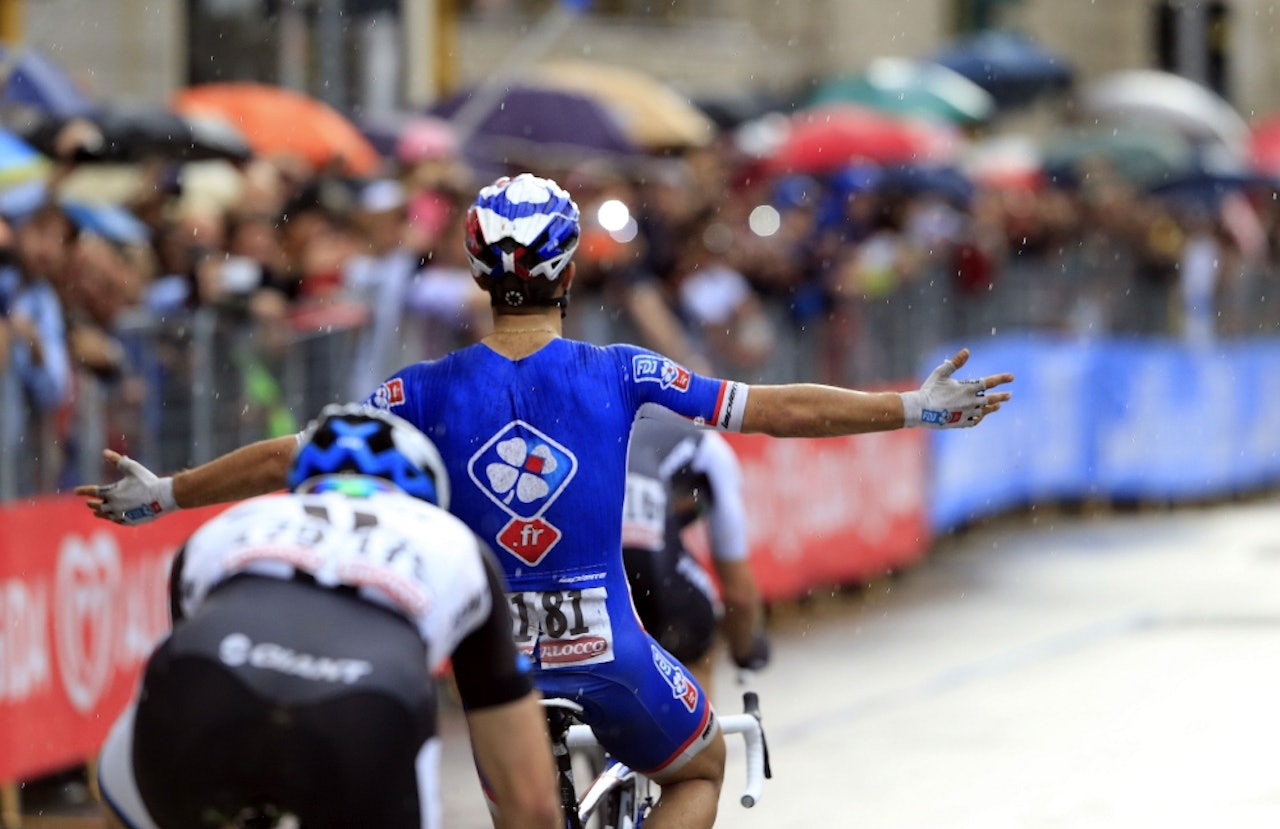 NR 2: Nacer Bouhanni var igjen raskest og tok sin andre etappeseier i årets Giro. Bildet er fra 4. etappe. Foto: Cor Vos