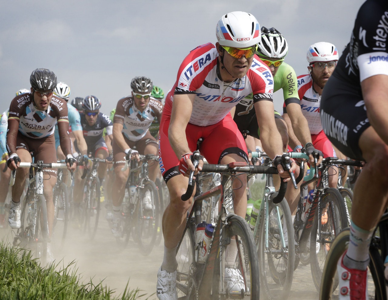 I STORFORM: Alexander Kristoff virker ustoppelig om dagen, men Paris-Roubaix er ingen spøk. Foto: Cor Vos. 