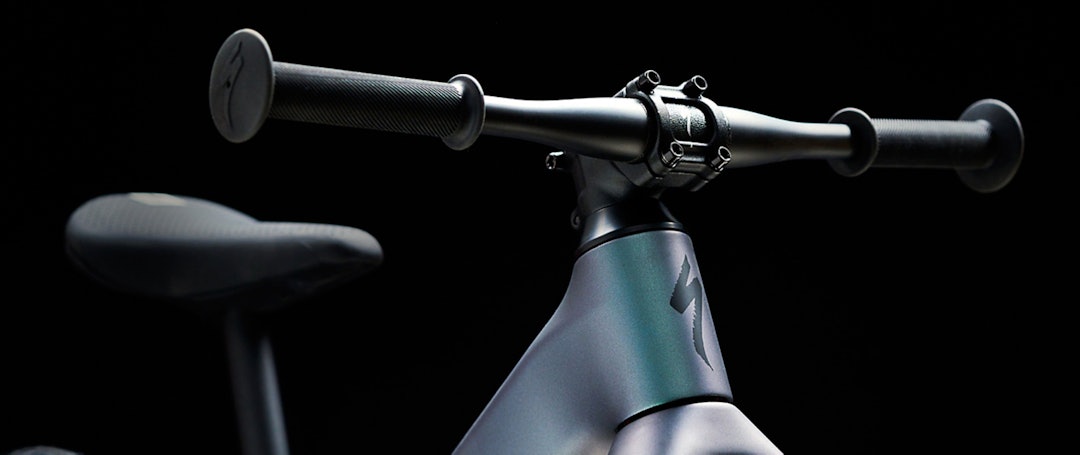 KARBONSTYRE: Selvsagt er det karbonstyre. Duh! specialized-hotwalk-carbon-2