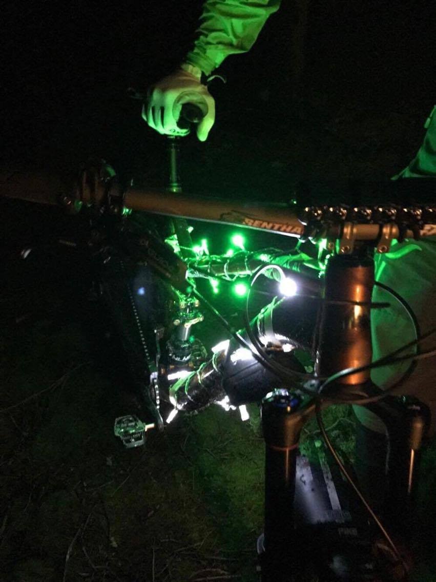 Juletur Foto: Sten Normanset xmas lights Juletur Gresvik IF Dec 20-16 Foto Sten Normanset 852x1136