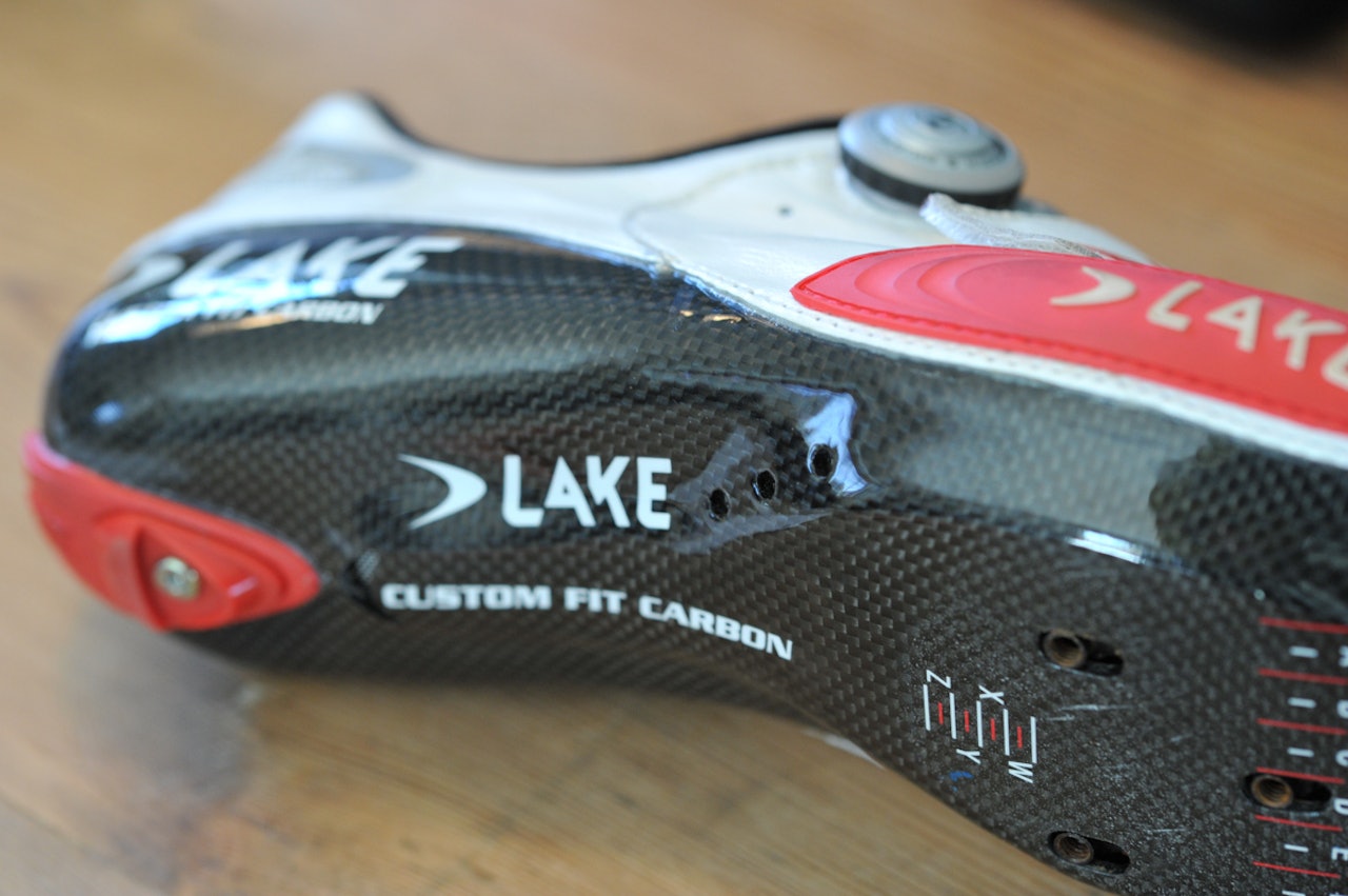 FOTBALLSKO? Noen liker mora, noen dattera. Slik er det også med Lakes landeveissko. FOTBALLSKO? Noen liker mora, noen dattera. Slik er det også med Lakes landeveissko.