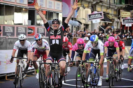 CLOSE: Alexander Kristoff ble slått på målstreken av John Degenkolb. CLOSE: Alexander Kristoff ble slått på målstreken av John Degenkolb.