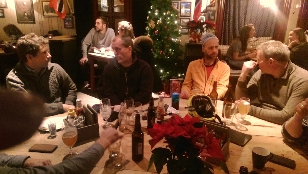 Alle fikk igjen varmen på turens endestasjon. Foto: Ingrid Hokstad Hjuletur Lillehammer - NIkkers - Ingrid Hokstad 1200x679