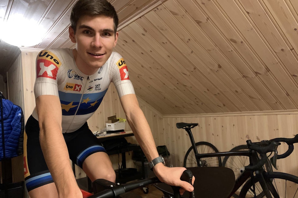 KONKURRERER PÅ ZWIFT: Jonas Iversby Hvideberg fra Uno-X pleier ofte å være å se i Norgescupene på Zwift. Foto: Privat zwift, konkurranse, ritt, jonas iversby hvideberg