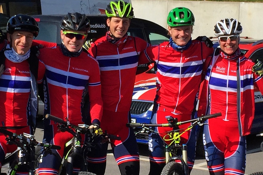 Rundbanelandslaget 2017: (fra venstre) Tobias Johannessen, Martin Siggerud, Eskil Evensen-Lie, Petter Fagerhaug og Gunn-Rita Dahle Flesjå. Her fra EM 2016. Foto NCF Tobias Johannessen - Martin Siggerud - Eskil Evensen-Lie - Petter Fagerhaug - Gunn Rita - EM 2016 - Foto NCF