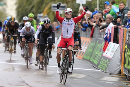HISTORISK: Aleksander Kristoff er med sin seier i 2014 første nordmann som vinner et monument. Foto: Cor Vos. HISTORISK: Aleksander Kristoff er med sin seier i 2014 første nordmann som vinner et monument. Foto: Cor Vos.