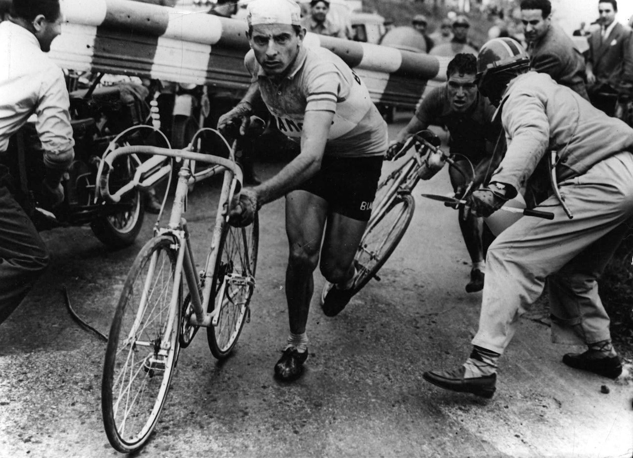 FØRSTEMANN: Utsvevende liv, best på sykkelen, døde ung. Fausto Coppi hadde alt, også en Bianchi. Foto: Cor Vos. FØRSTEMANN: Utsvevende liv, best på sykkelen, døde ung. Fausto Coppi hadde alt, også en Bianchi. Foto: Cor Vos.