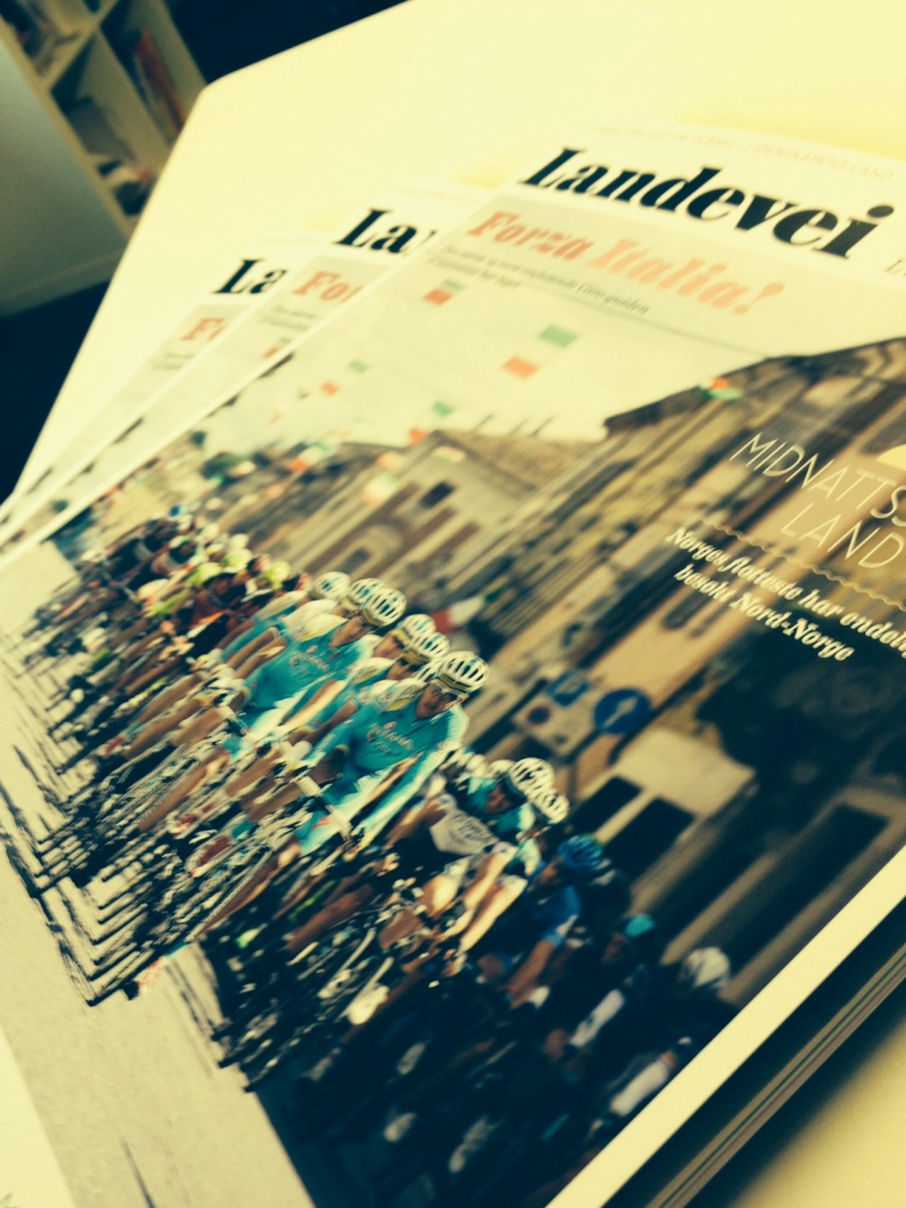 ENDELIG: Bladet er endelig tilgjengelig i butikk, bli med på en sniktitt hos Supreme Roastworks! ENDELIG: Bladet er endelig tilgjengelig i butikk, bli med på en sniktitt hos Supreme Roastworks!