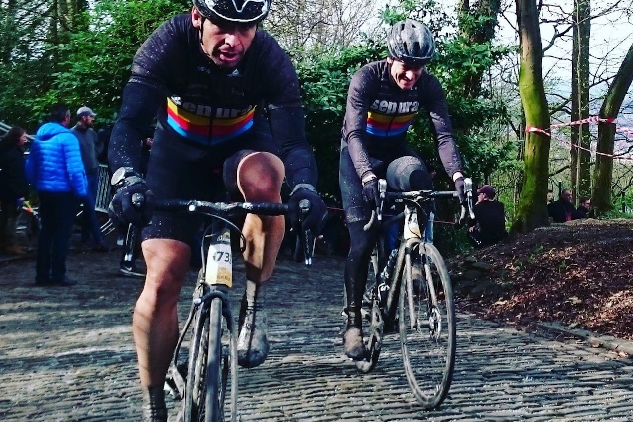 FLANDERN RUNDT: Brosteinsavdelingen i Fiskeklev Landeveisclub oppsøker Iddefjordsgranitt der den er å finne i dag. Foto: Kim Atle Svendsen FLANDERN RUNDT: Brosteinsavdelingen i Fiskeklev Landeveisclub oppsøker Iddefjordsgranitt der den er å finne i dag. Foto: Kim Atle Svendsen