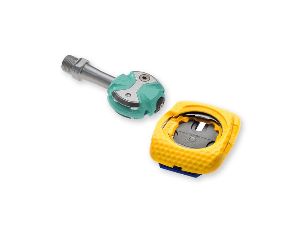 FORTID: Fargerike Speedplay-pedaler med gule klosser tilhører fortiden. Wahoo satser på svart og grått. Fargerik Speedplay pedal