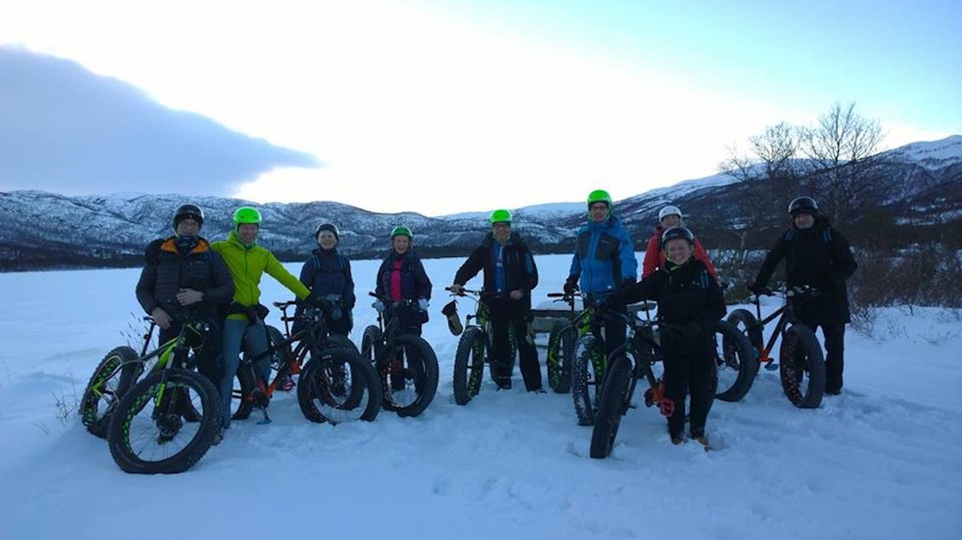 På Geilo håper Nina Gässler å samle fatbikefolket til en sosial kveldstur, som kanskje kan bli starten på et mer organisert fatbikemiljø i bygda. Foto: Nina Gässler Geilo Fatbike - Nina Gässler 1200x675