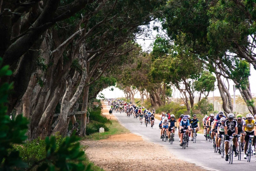 Horder: Rekken av syklister som kommer over bakketoppene er endeløse i Cape Argus. De raskeste holder seg til høyre, de tregere til venstre. Motsatt, altså.