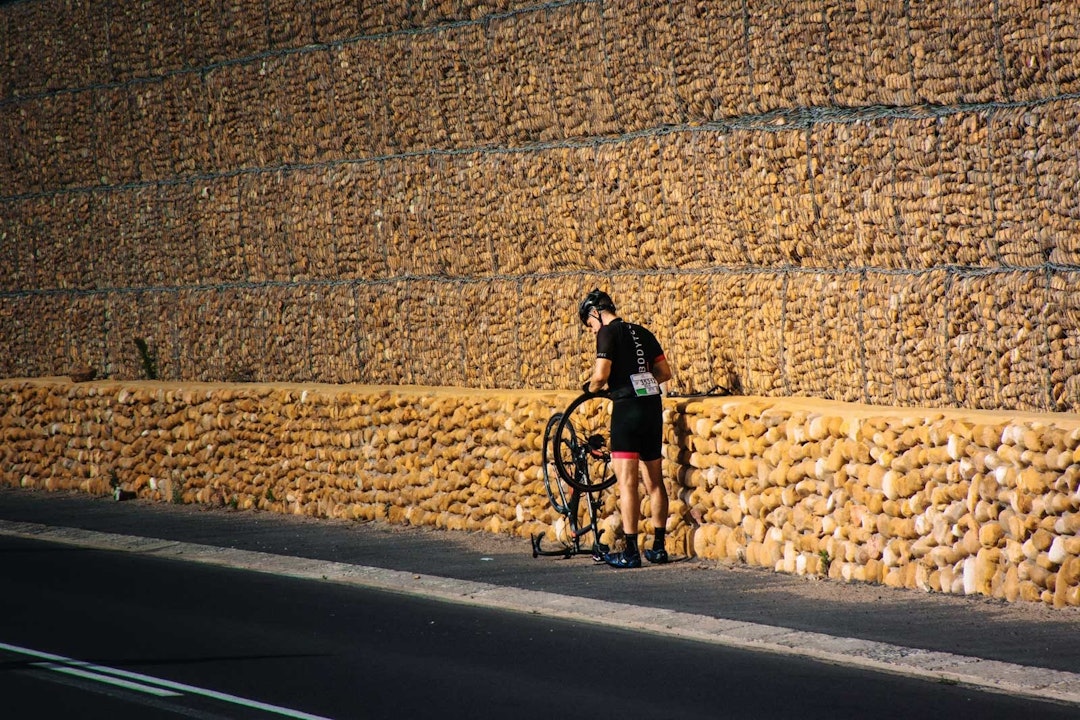 Surr i hippen: En deltager nyter ett av svært få øyeblikk uten andre deltagere i sidesynet. Surr i hippen: En deltager nyter ett av svært få øyeblikk uten andre deltagere i sidesynet.