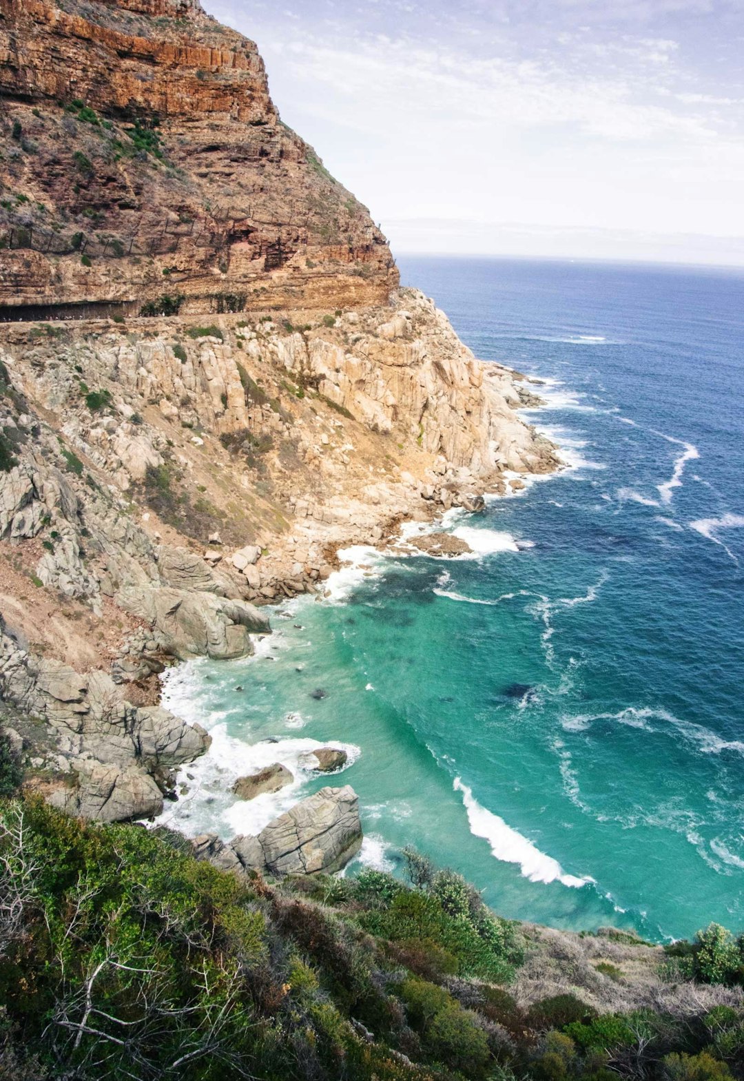HØYDEPUNKT: Strekningen som bare kalles Chapman's Peak Drive er rutas definitive høydepunkt. HØYDEPUNKT: Strekningen som bare kalles Chapman's Peak Drive er rutas definitive høydepunkt.