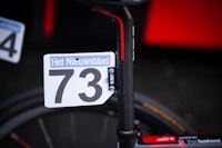 REODOR FELGEN: BMC limte fast startnummerbraketten på setepinnene på Gran Fondo-syklene, da det ikke er mulig å feste dem på bremsen. 