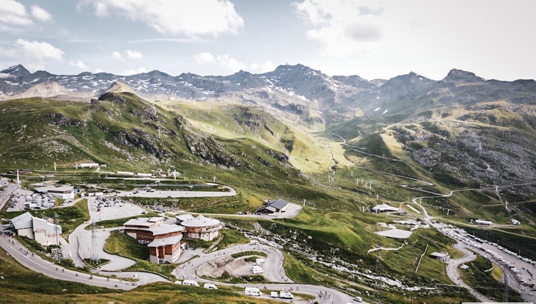 Morgendagens ritt skulle avsluttes i Vall Thorens. Foto: Sportograf