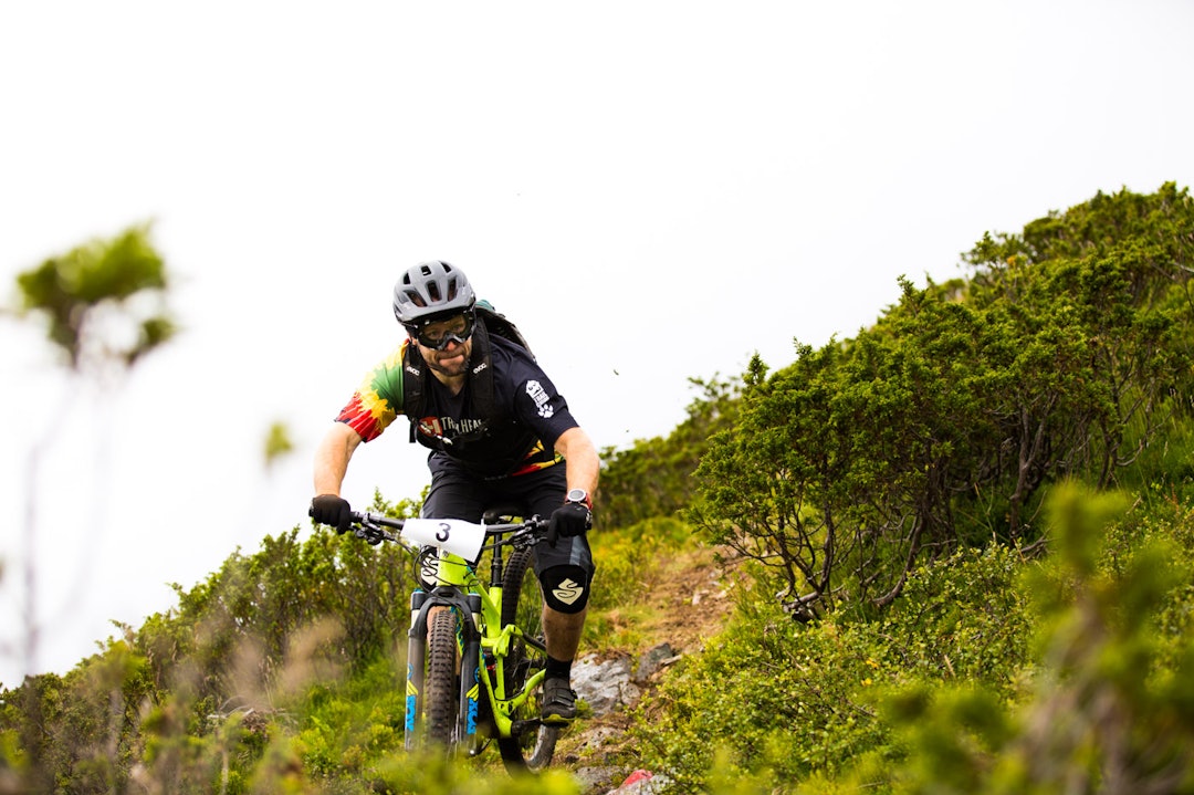 Ove Grøndal var en av mange enduroryttere i årets utgave av Hillbilly Enduro. Foto: Snorre Veggan Ove Grøndal - Hillbilly Enduro 2016 - Snorre Veggan