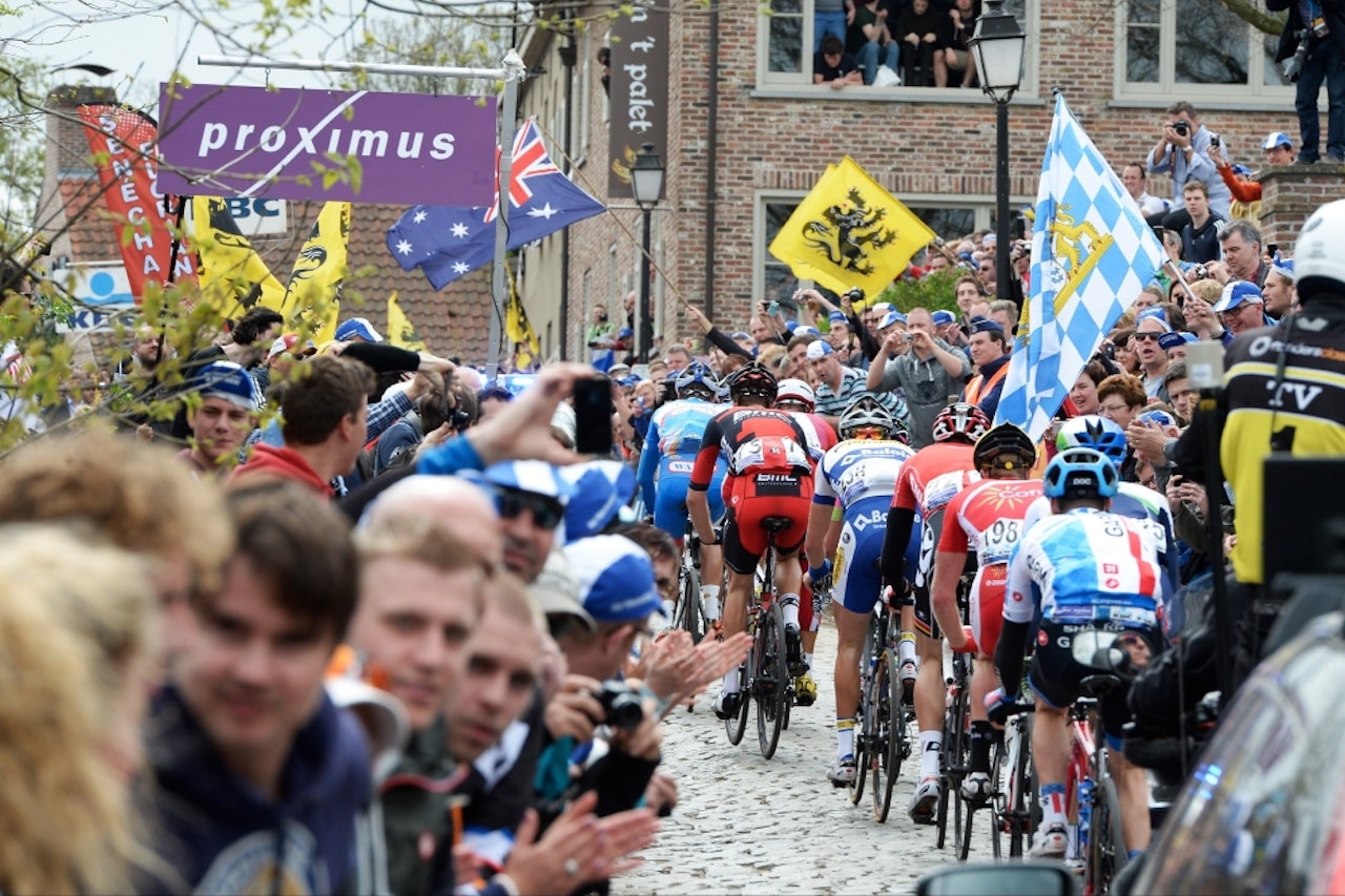 MAGISK: Det var som vanlig et vanvittig folkeliv under Belgias største sykkelklassiker. Bilde: Cor Vos